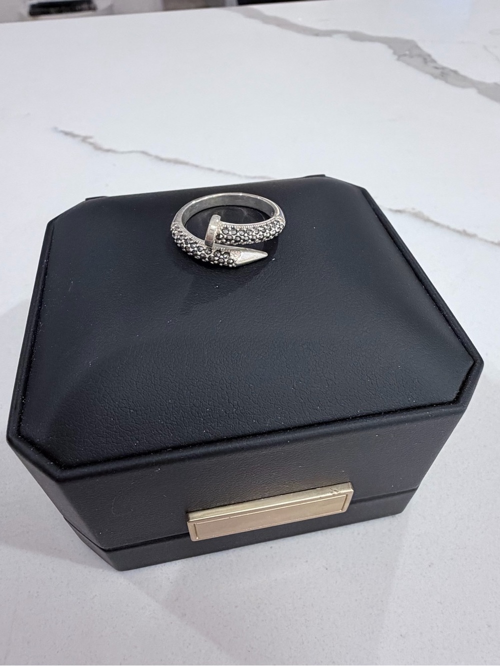New 925 Sterling Silver marcasite Pavé Juste Un Clou in Silver size 6.5